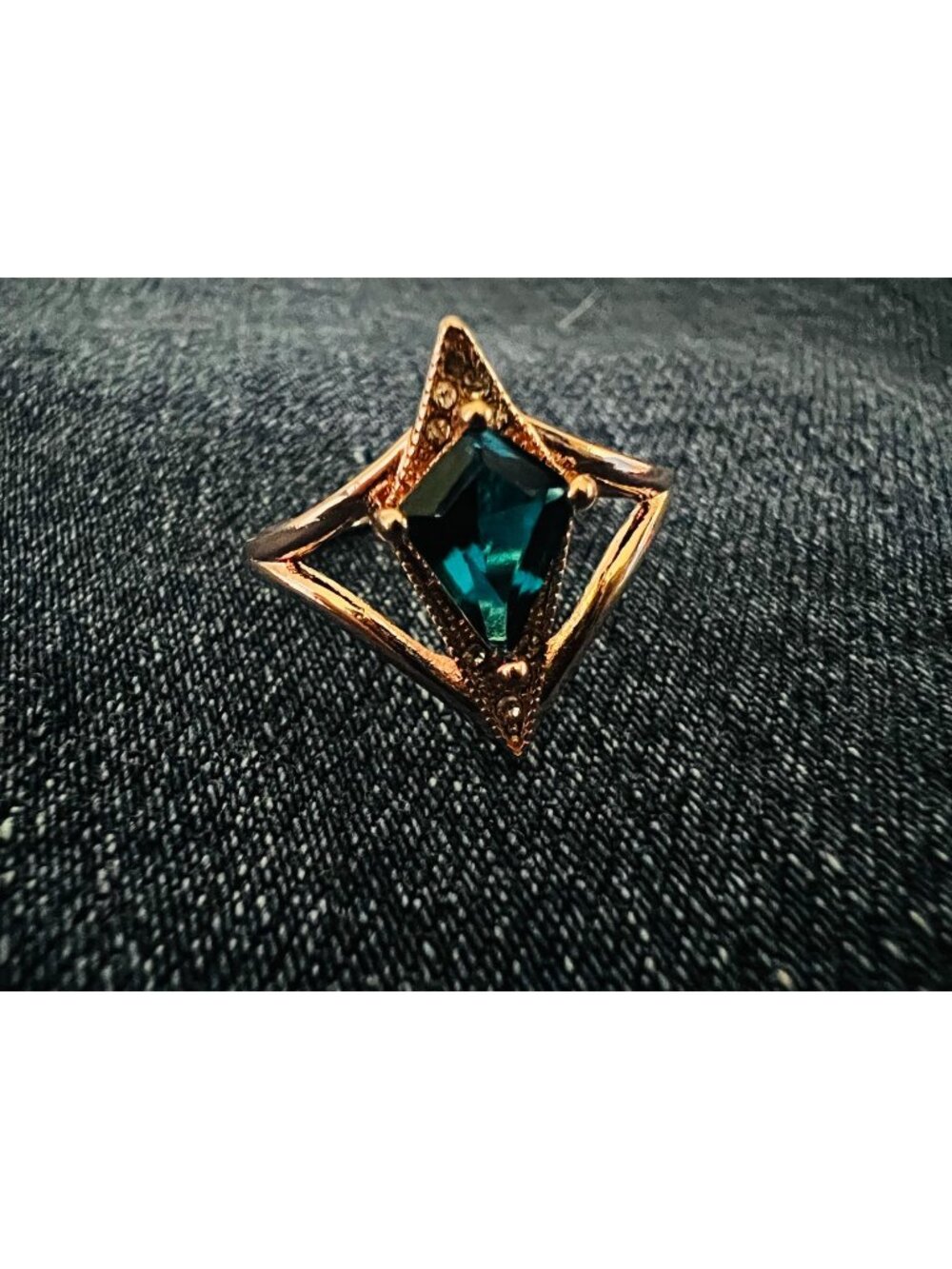 Gold Tone Geometric Ring With Green Gemstone & Crystal Accents - Size 8.75